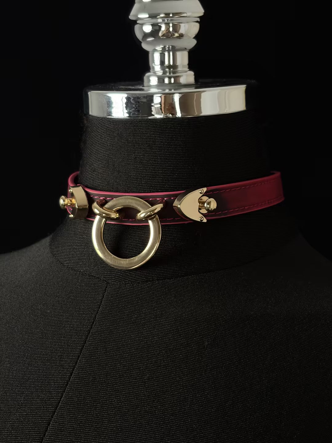 EVERGLIMP — Oring Choker Color-Changing Black to Red
