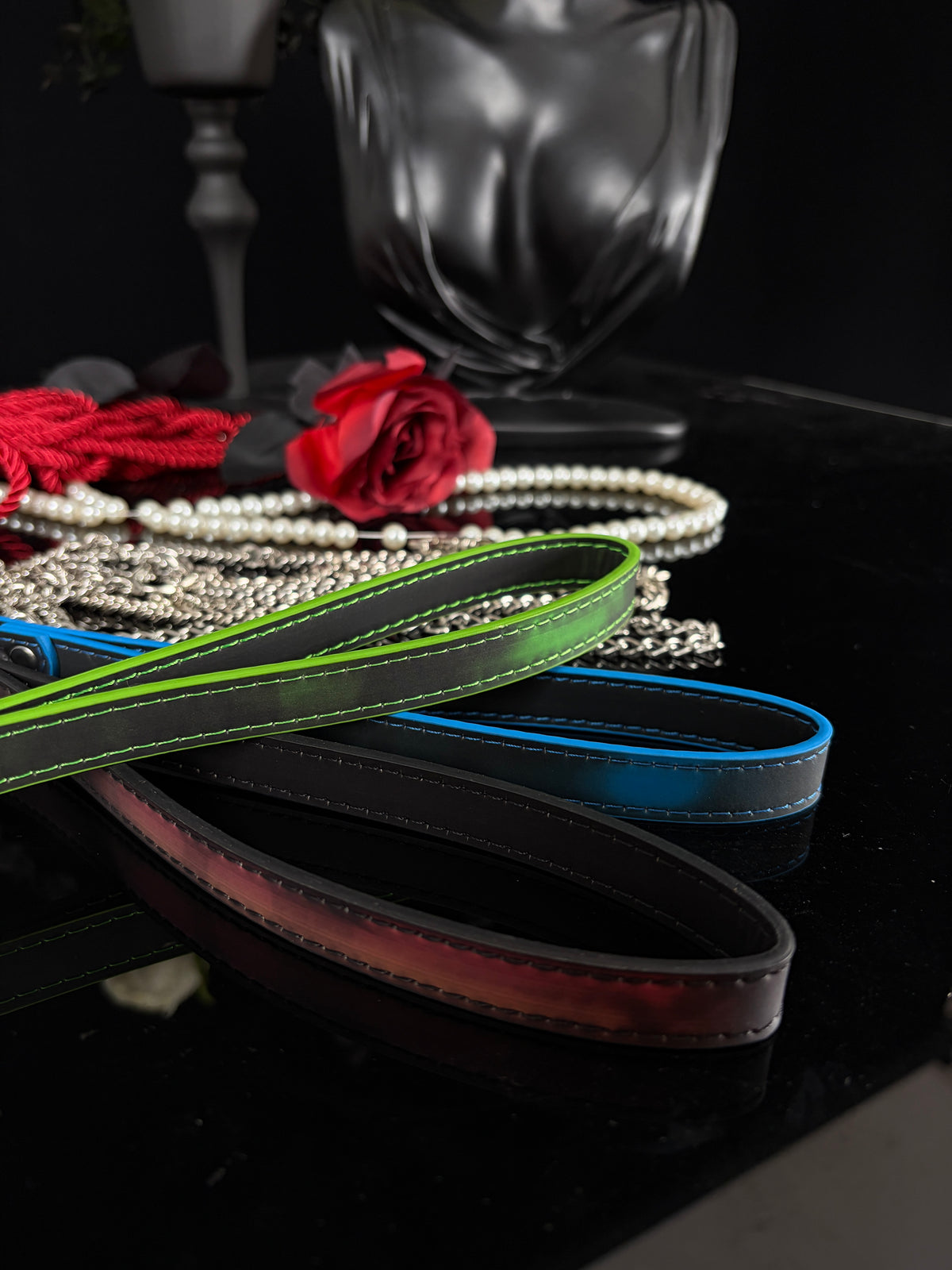 EVERGLIMP — Multi-Color-Changing Leather Chain Accessory