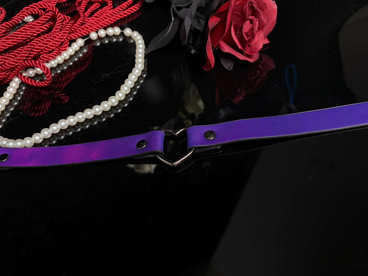 EVERGLIMP — 2-in-1 Color-Changing Leather Bracelet & Choker (Purple to Red)