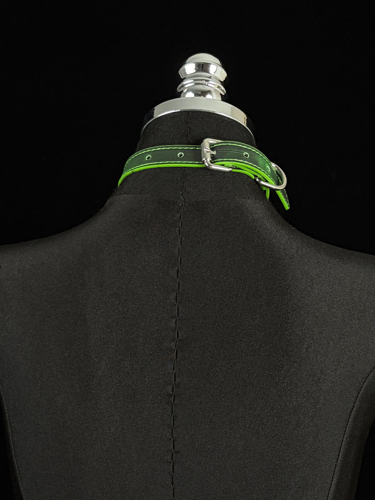 EVERGLIMP — Silver Heart Color-Changing Leather Choker -Black to Green