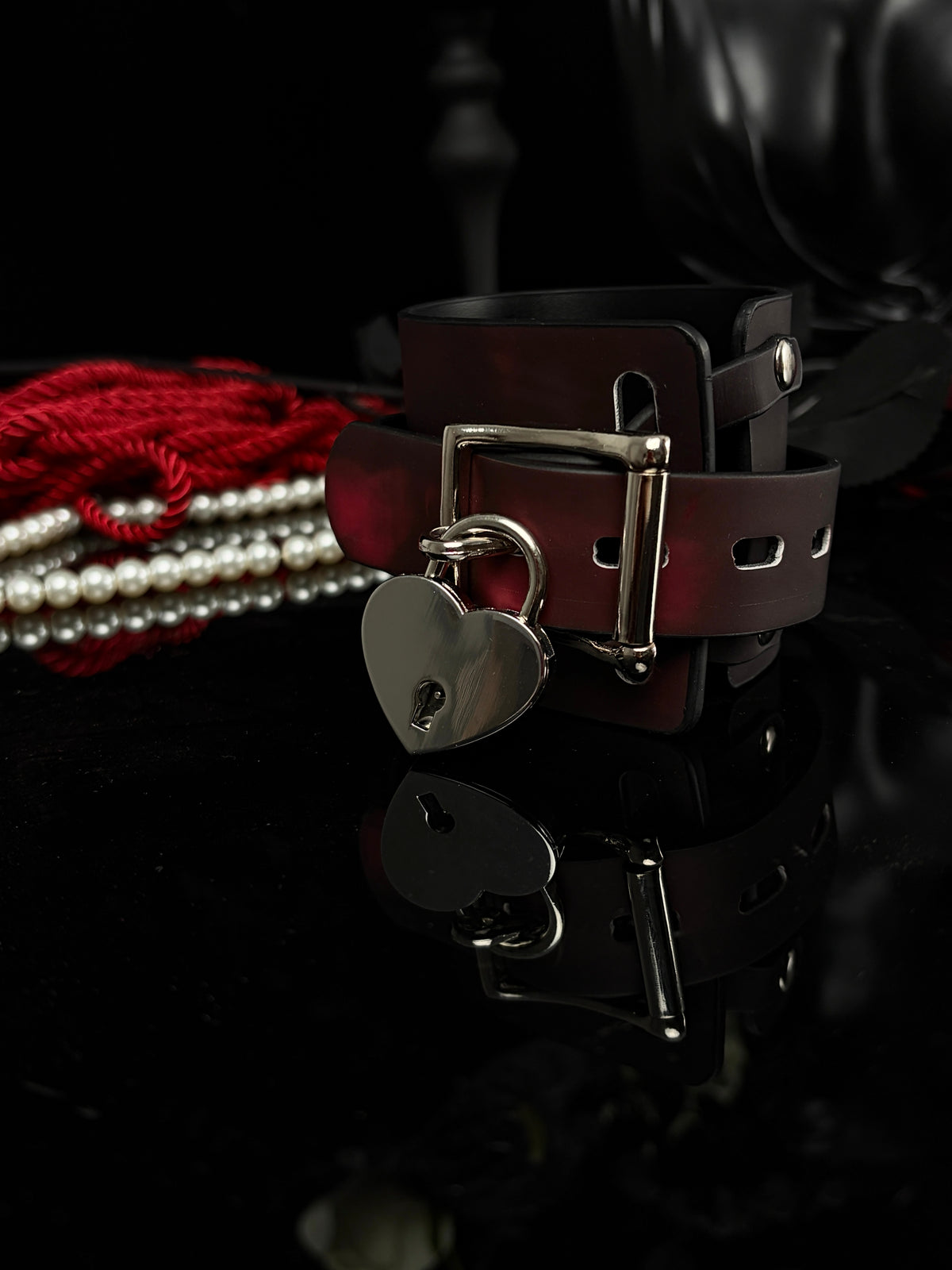 EVERGLIMP — Lock Color-Changing Leather Bracelet – Black to Red