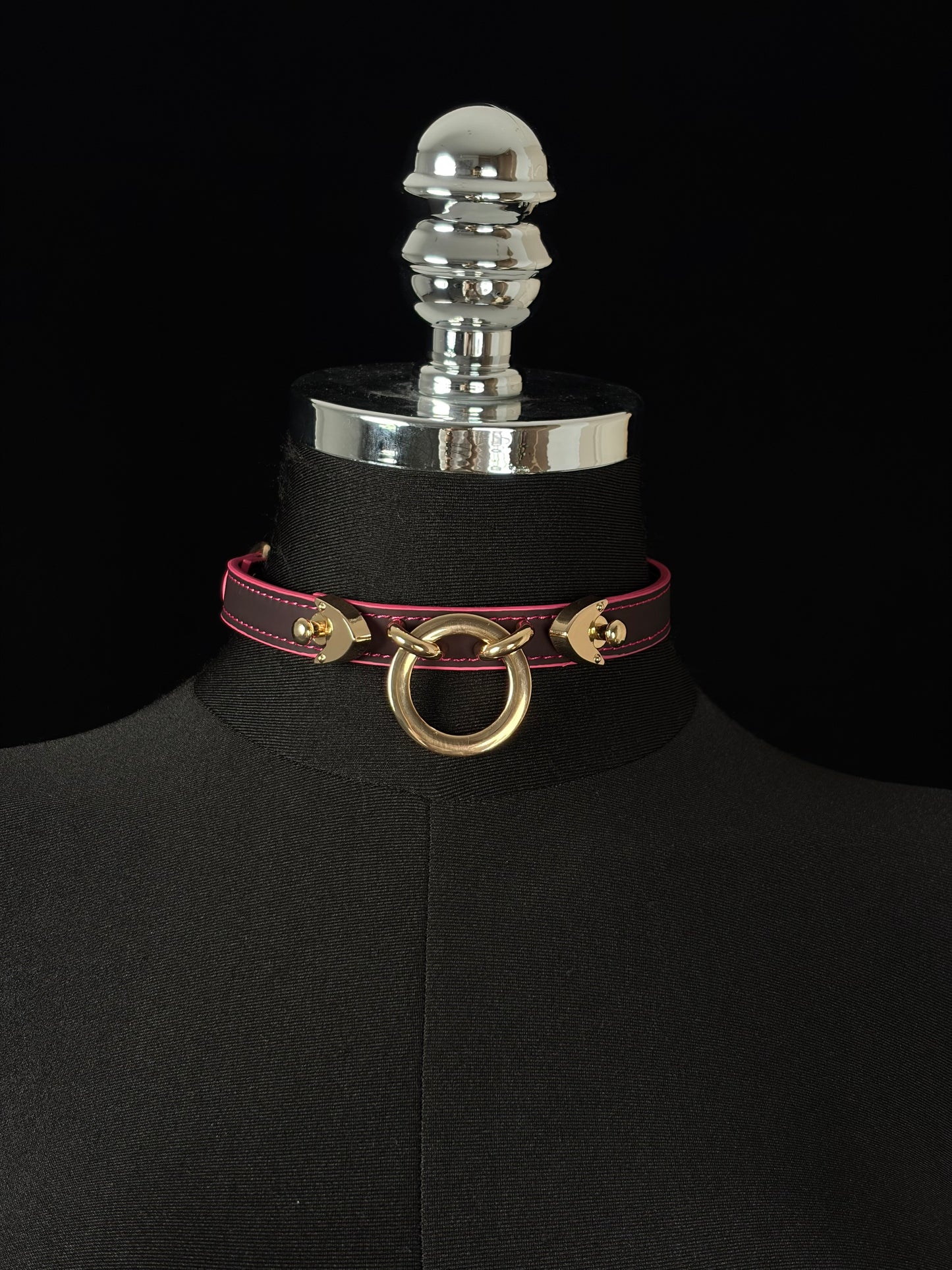 EVERGLIMP — Oring Choker Color-Changing Black to Red