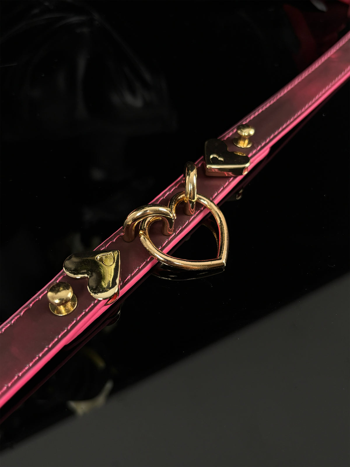 EVERGLIMP — “Heart” — Three Strips of Leather Turn from Black to Red