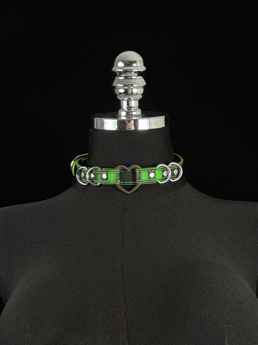 EVERGLIMP — Silver Heart Color-Changing Leather Choker -Black to Green