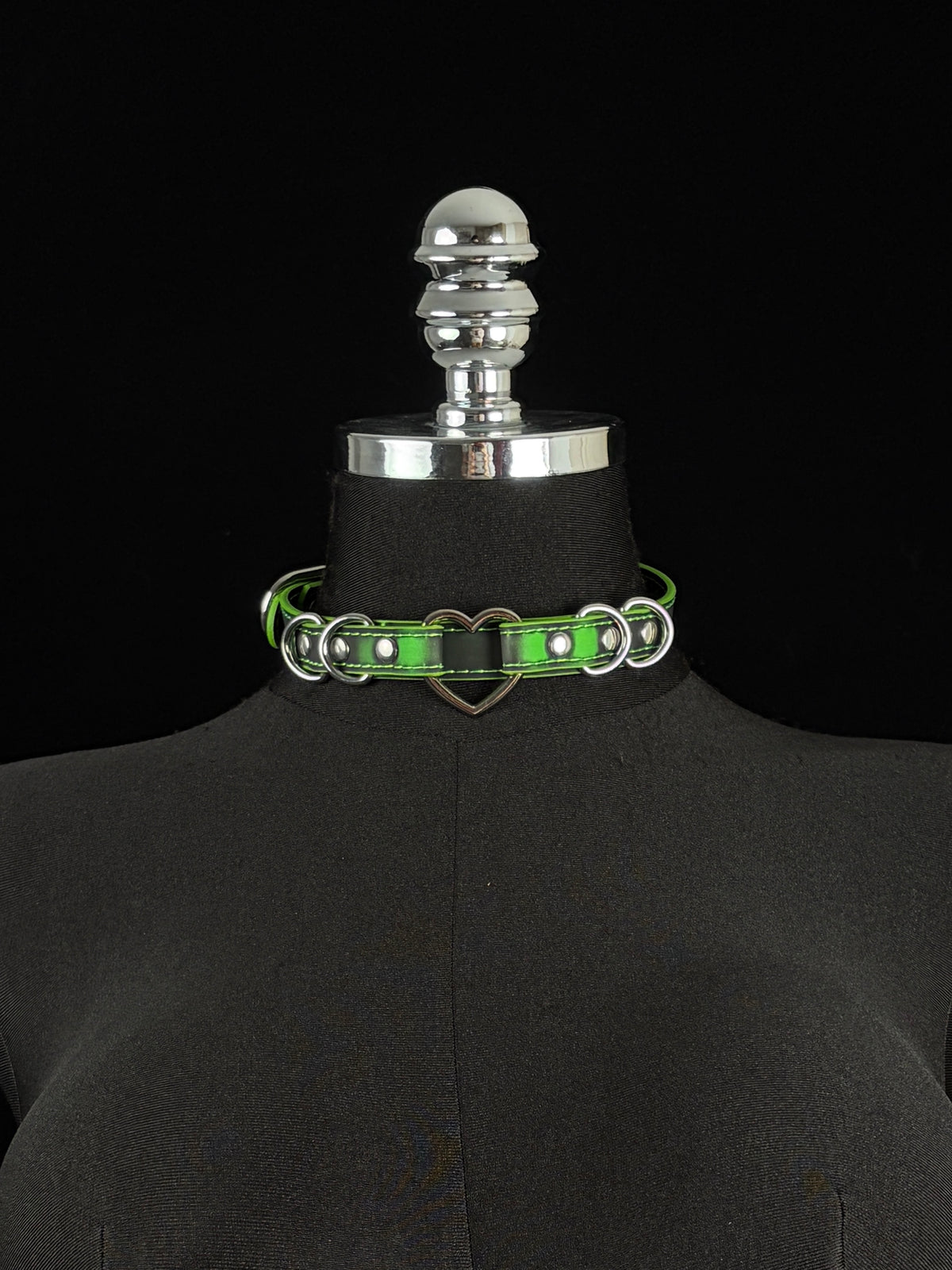 EVERGLIMP — Silver Heart Color-Changing Leather Choker Set -Black to Green