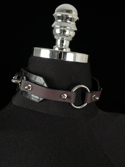 EVERGLIMP — O-Ring Choker- Crocodile Leather- Black to Red