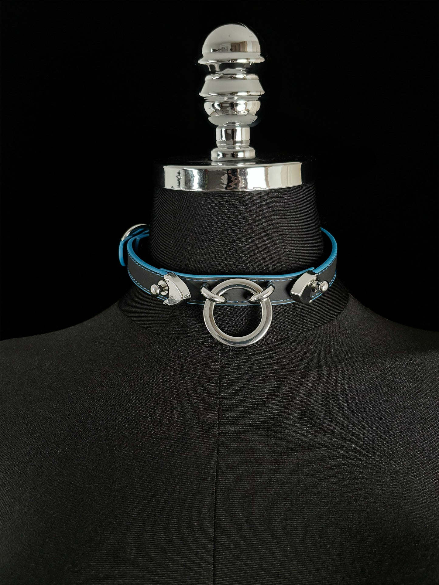 EVERGLIMP — Oring Choker Black to Blue