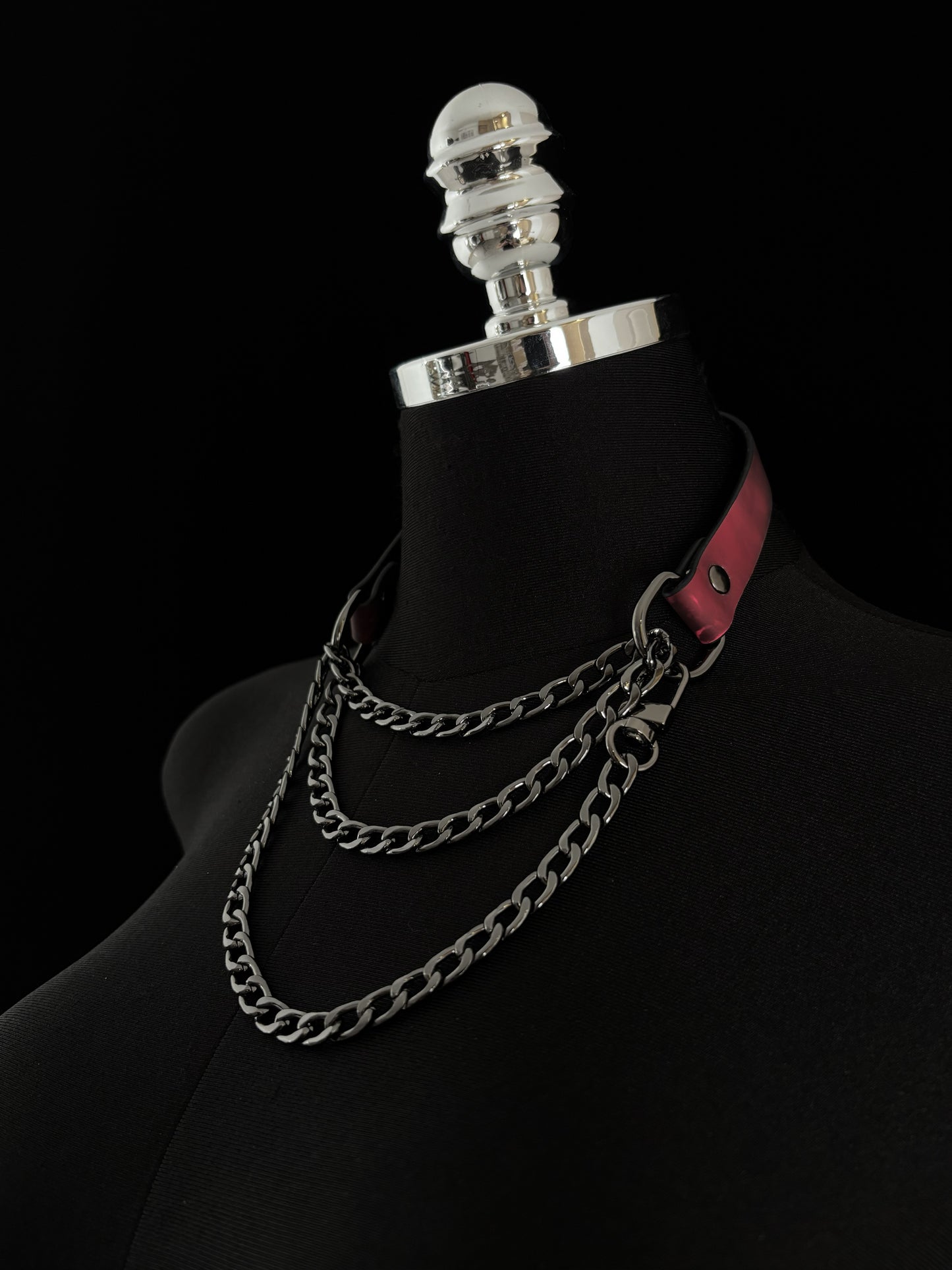 EVERGLIMP-Triple-Layer Choker-Black to Red