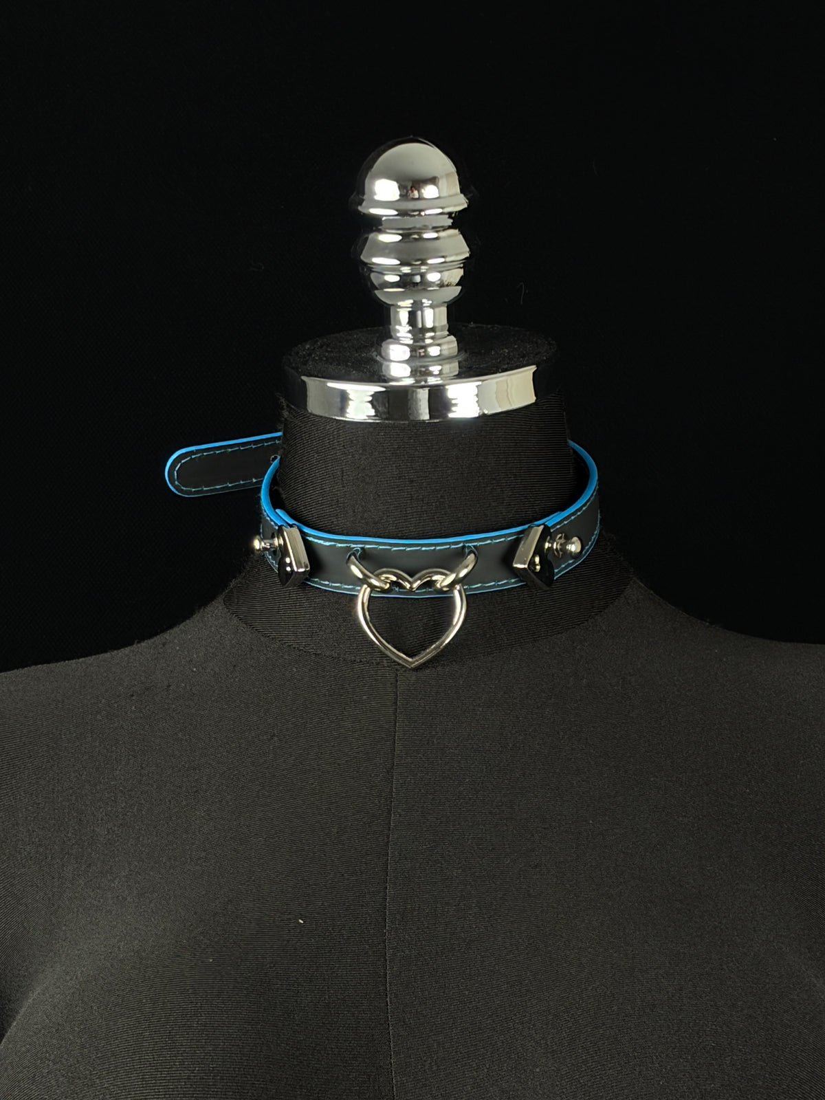 EVERGLIMP — Heart Temperature-Sensitive Choker (Black to Blue, Silver Heart)