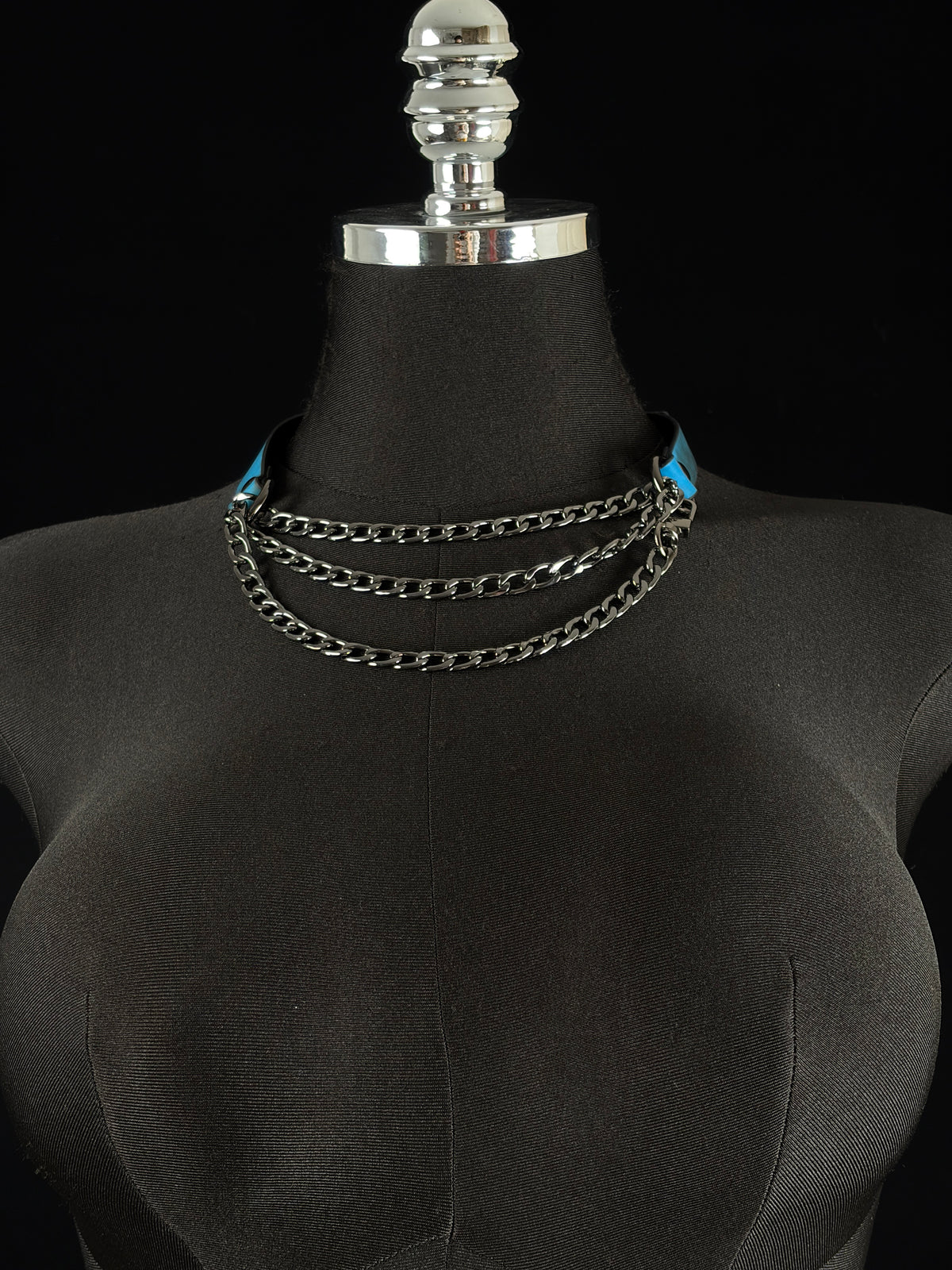 EVERGLIMP — Triple-Layer Color-Changing Leather Choker