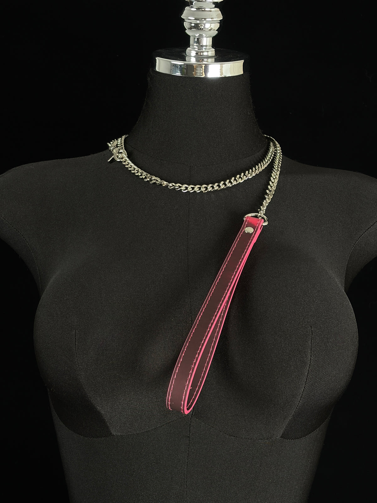 EVERGLIMP — Color-Changing Leather Chain Accessory -Black to Red