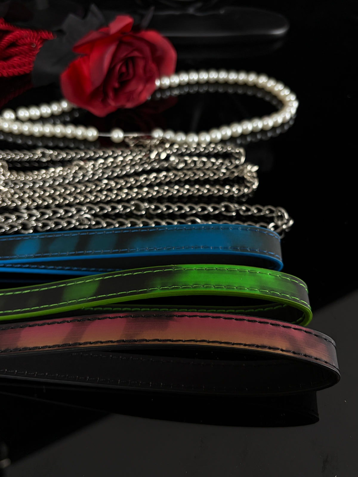 EVERGLIMP — Multi-Color-Changing Leather Chain Accessory