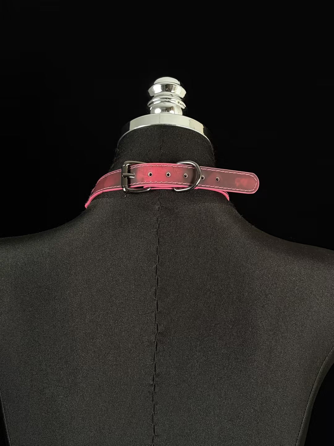 EVERGLIMP — Thermochromic Black-to-Red Leather Y-Necklace