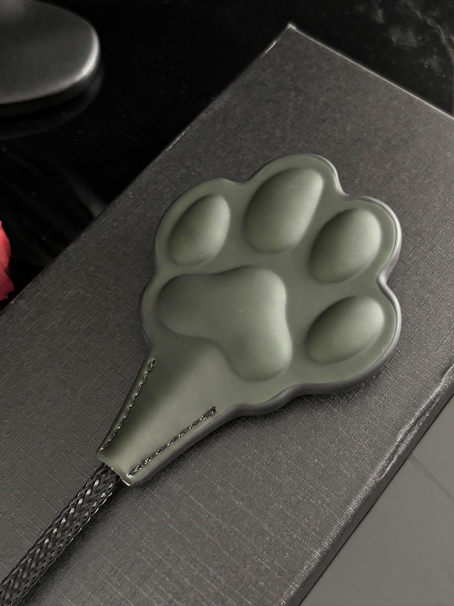 EVERGLIMP-Cat Paw  Black to Green