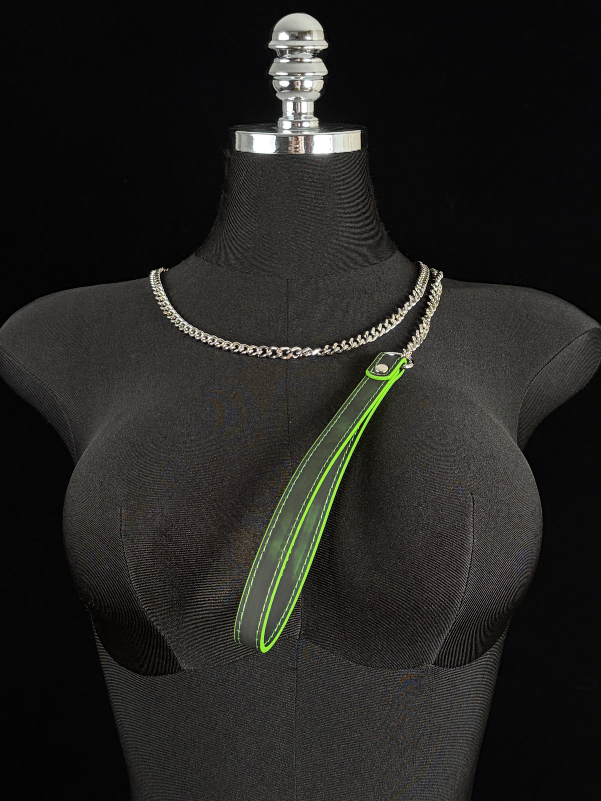 EVERGLIMP — Silver Heart Color-Changing Leather Choker Set -Black to Green
