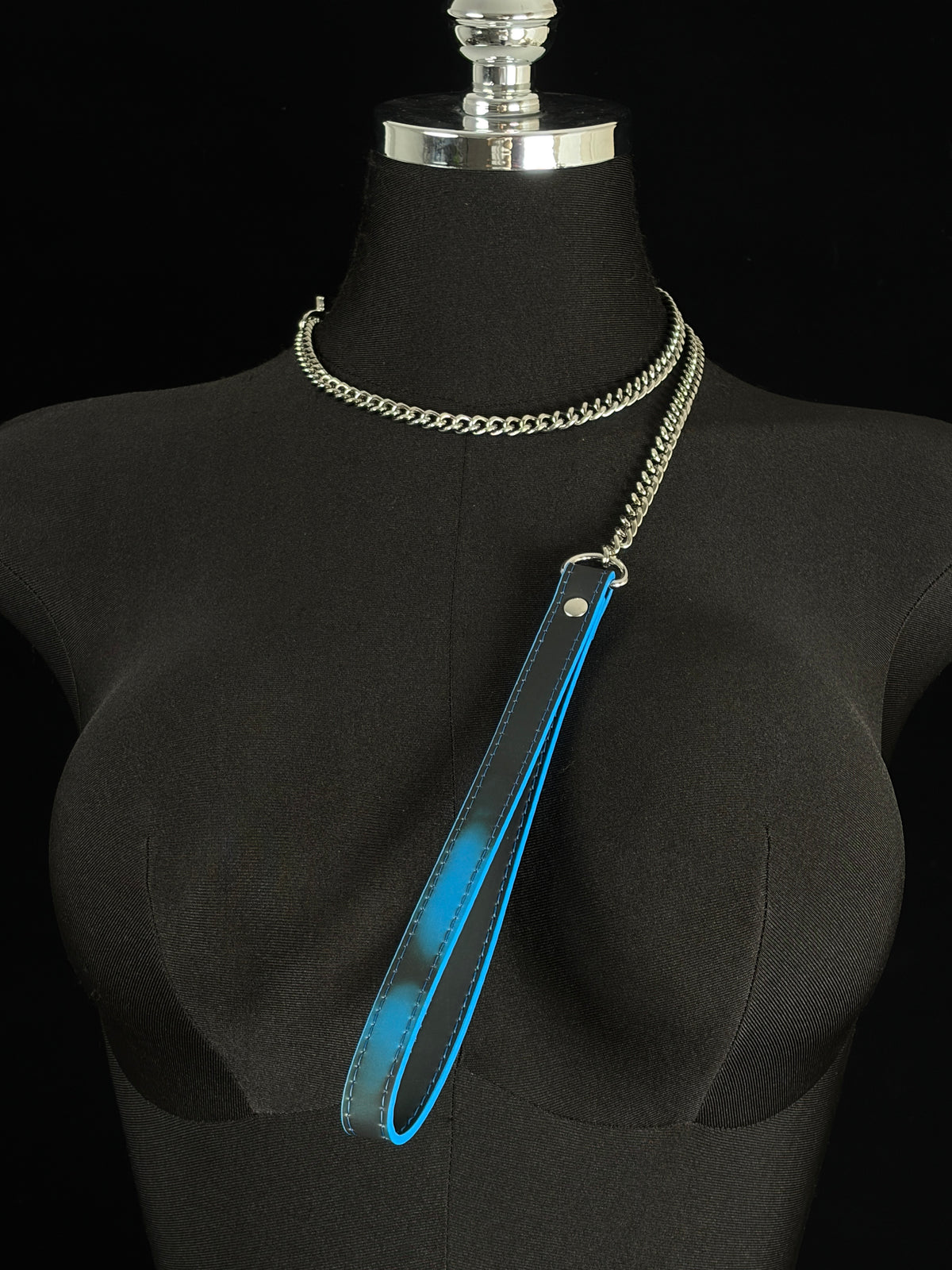 EVERGLIMP — Multi-Color-Changing Leather Chain Accessory