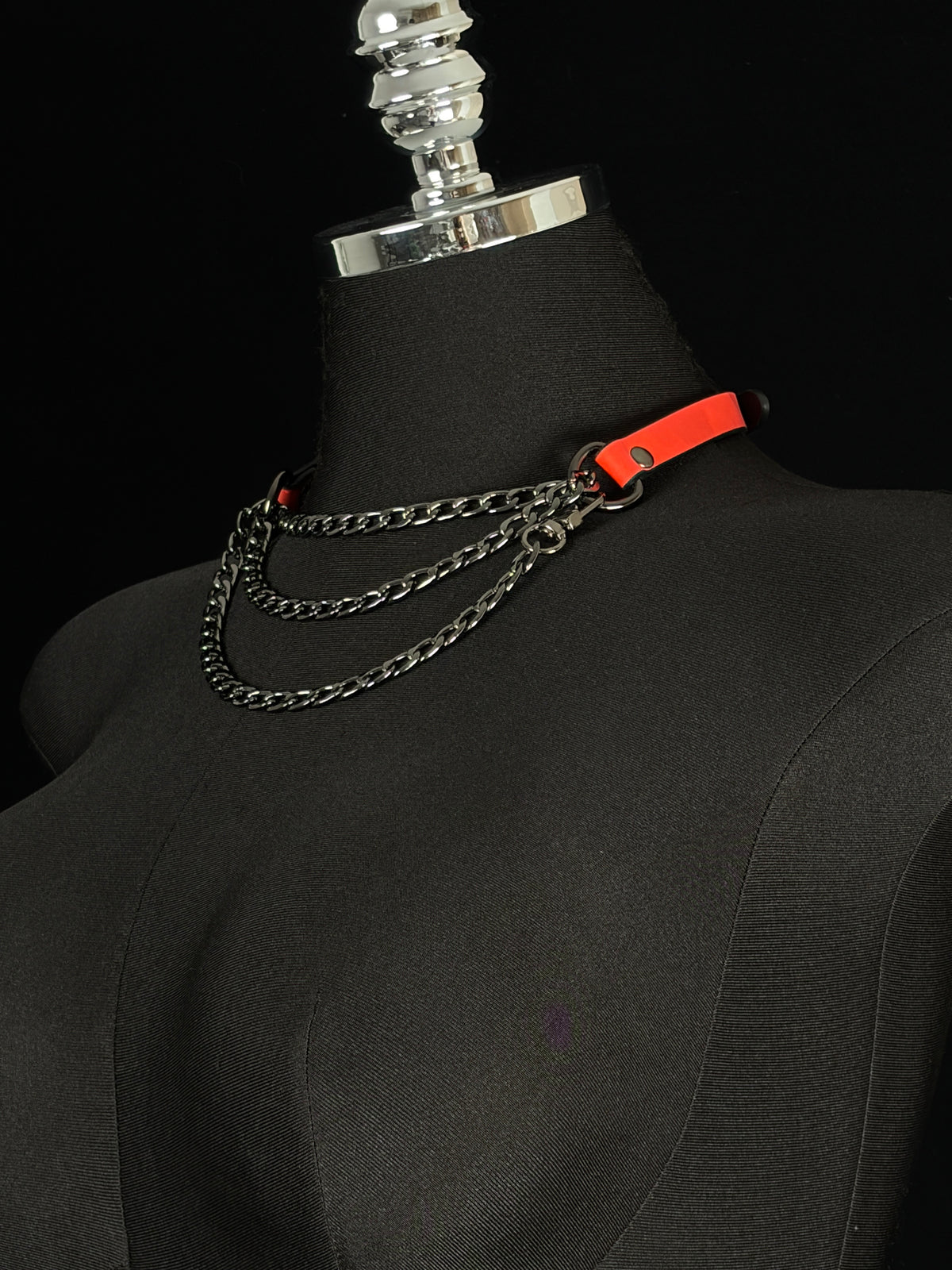 EVERGLIMP — Triple-Layer Color-Changing Leather Choker