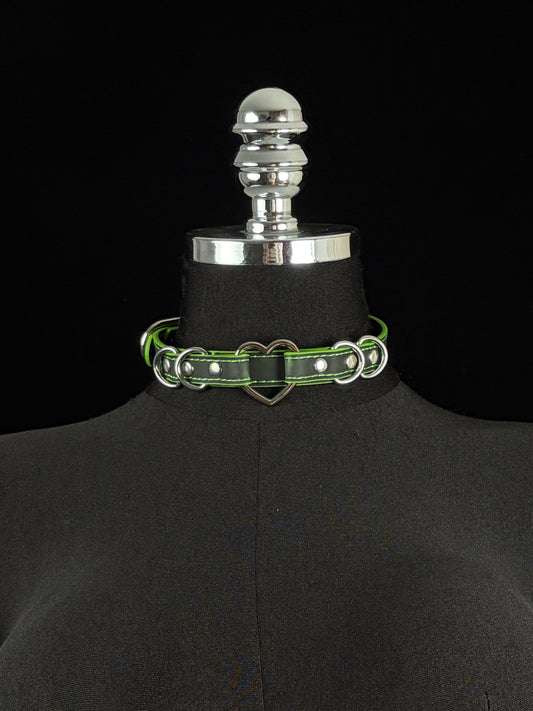 EVERGLIMP — Silver Heart Color-Changing Leather Choker -Black to Green