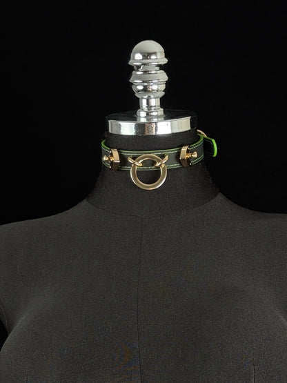 EVERGLIMP — Gold-Tone Ring Color-Changing Leather Choker -Black to Green